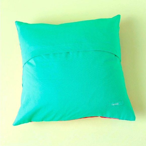 NEW WITHOUT TAGS - Chumbak Cat Lady 16” Cushion - Picture 8 of 8